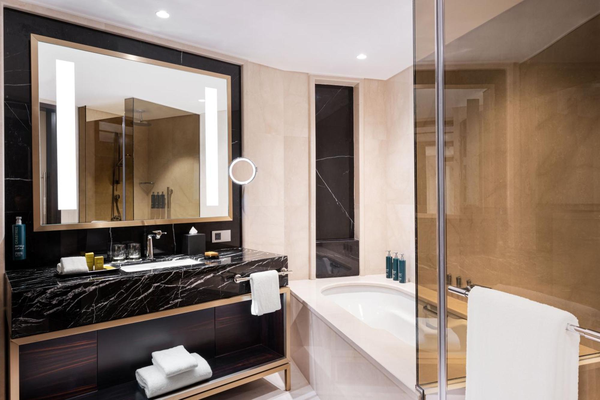 Hilton Riyadh Olaya Экстерьер фото